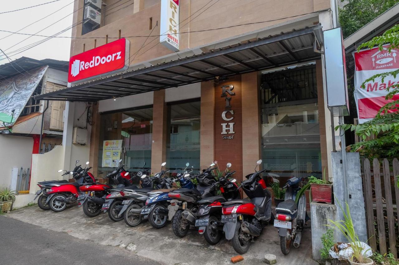 Reddoorz At Hotel Rich Parepare Near Pantai Mattirotasi Exteriér fotografie